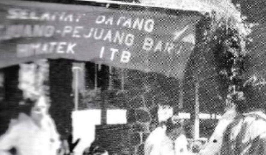 Historic HIMATEK-ITB welcome banner for new members